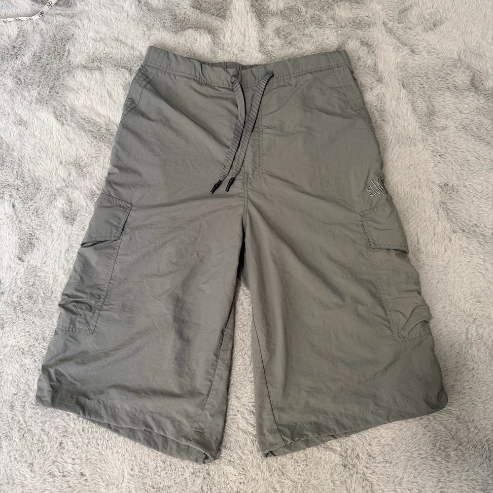Empyre Gray Baggy Street Rave Skate Wide Leg Cargo Shorts Nylon 90s Y2K Medium